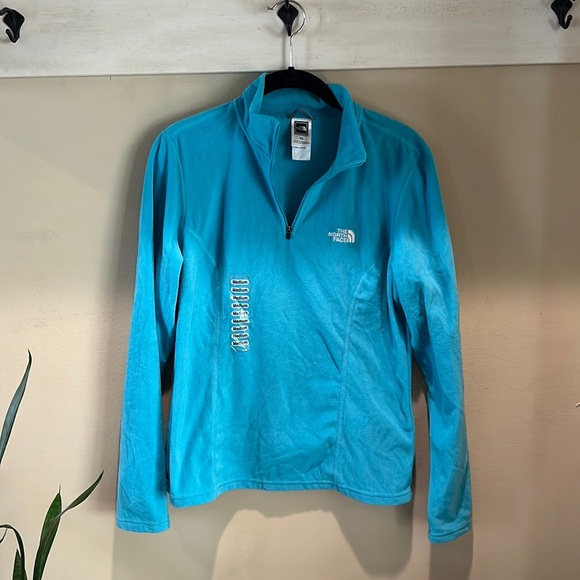 The North Face Tops - Never worn The North Face fleece pullover
